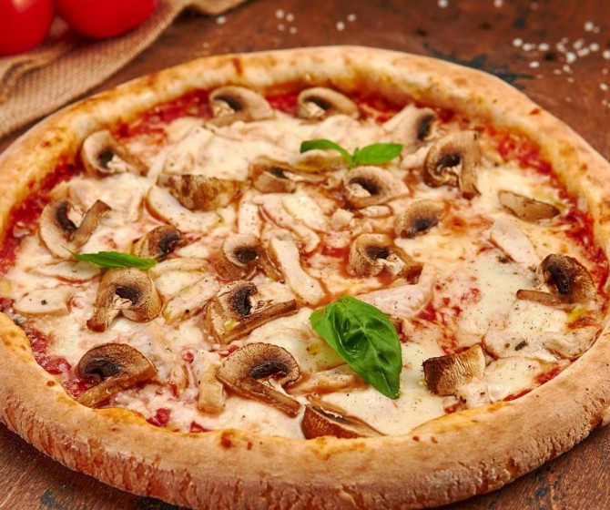 Пицца с курицей и грибами (23 см)