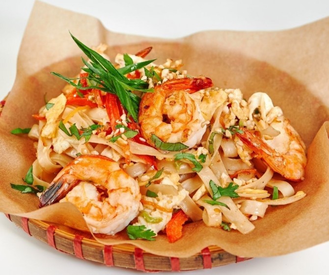 Удон с креветками в соусе терияки