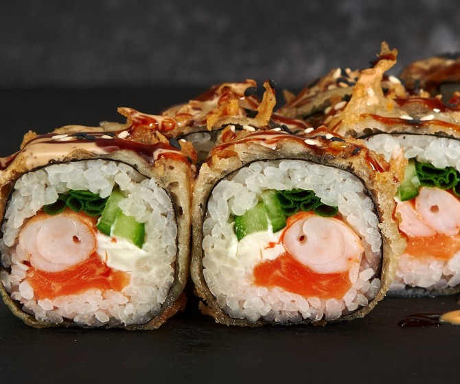 Темпура с лососем и креветкой