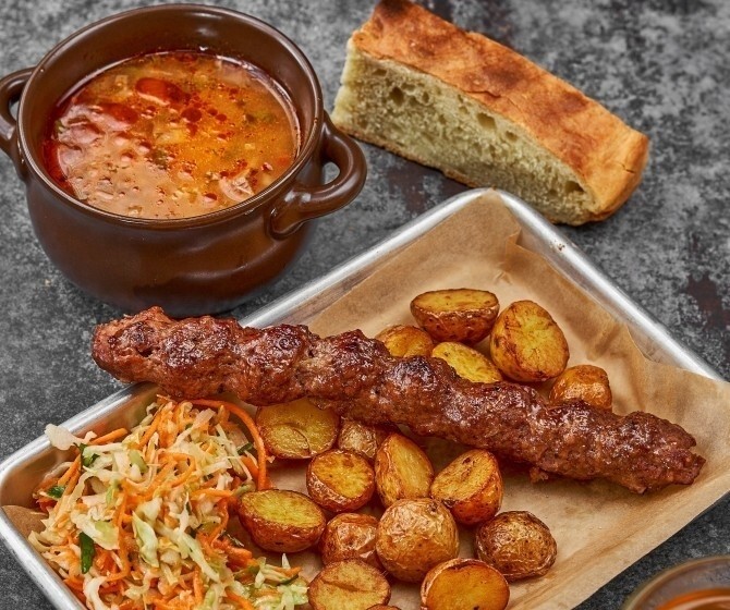 Обед: суп +  люля из свинины+чай