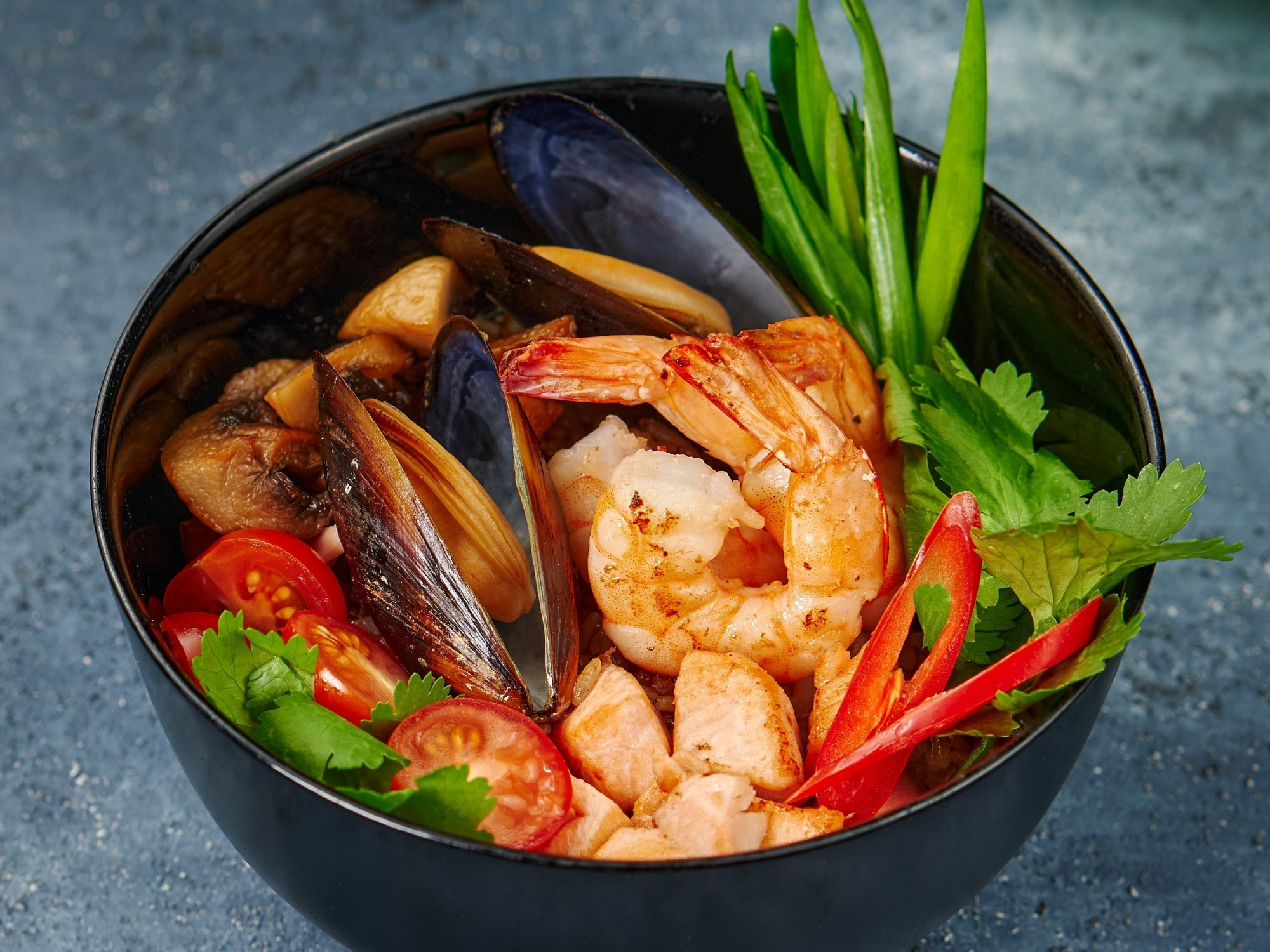 Горячий боул с морепродуктами