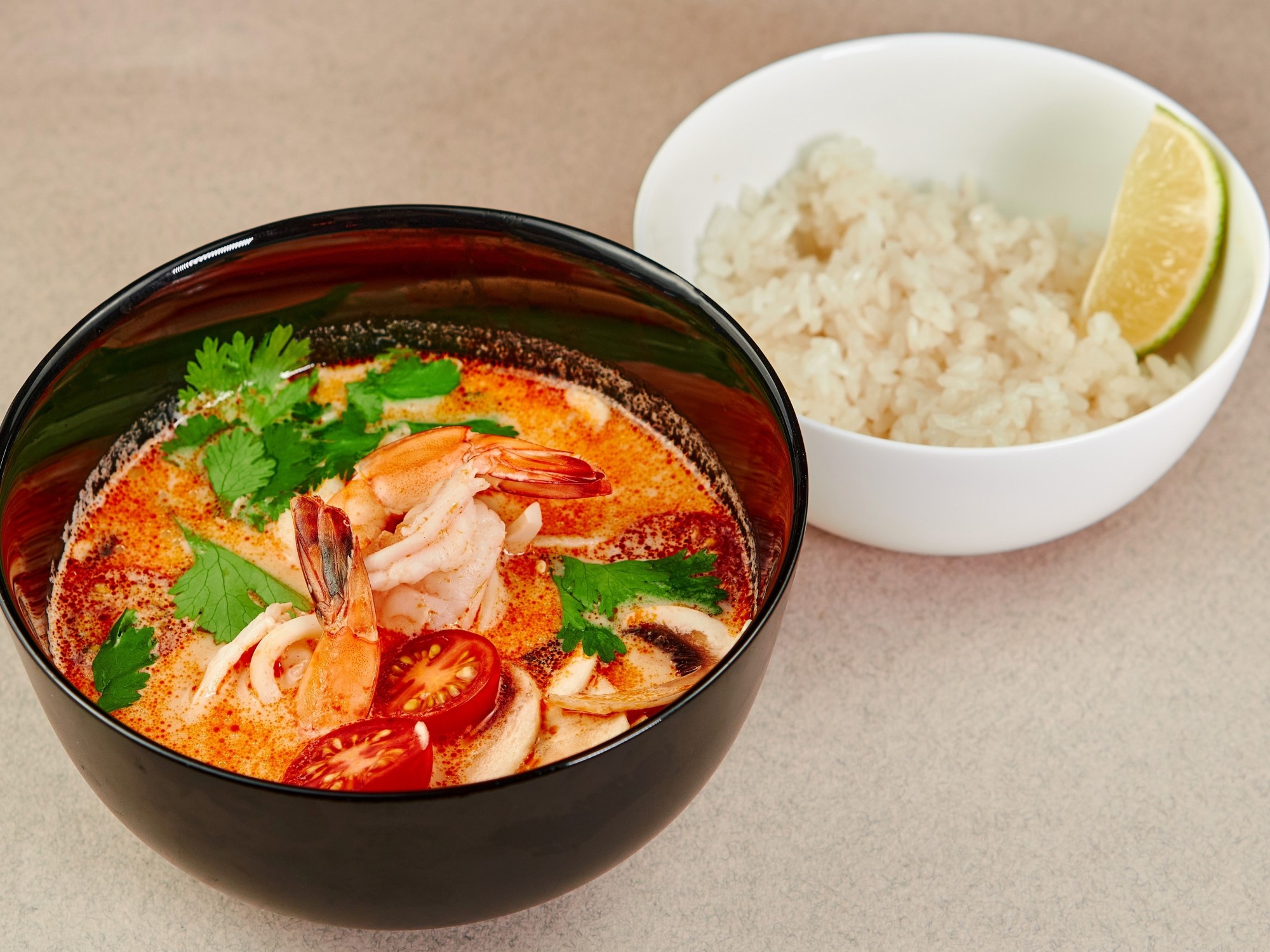 Том Ям с креветками и курицей карри